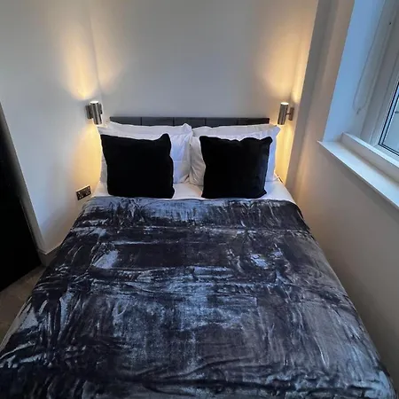 1 Bedroom Lavish *