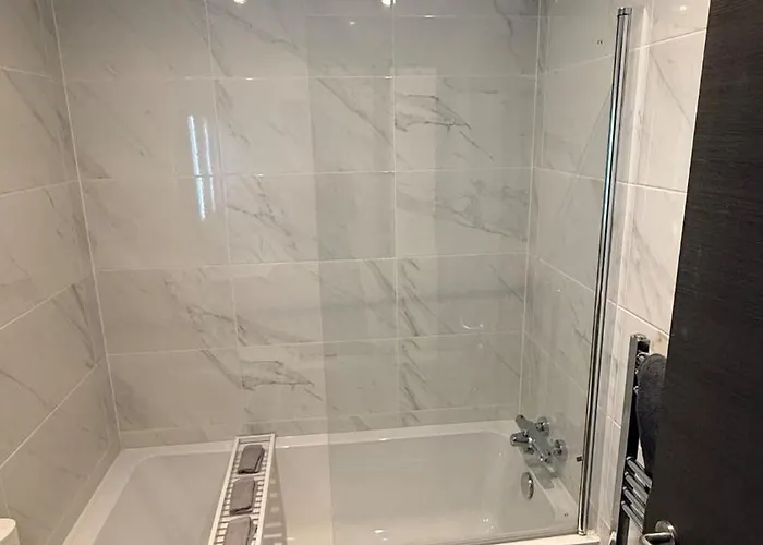 Apartment 1 Bedroom Lavish Bradford (West Yorkshire)