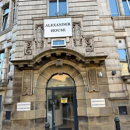 1 Bedroom Lavish * Bradford (West Yorkshire)