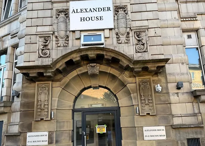 1 Bedroom Lavish * Bradford (West Yorkshire)